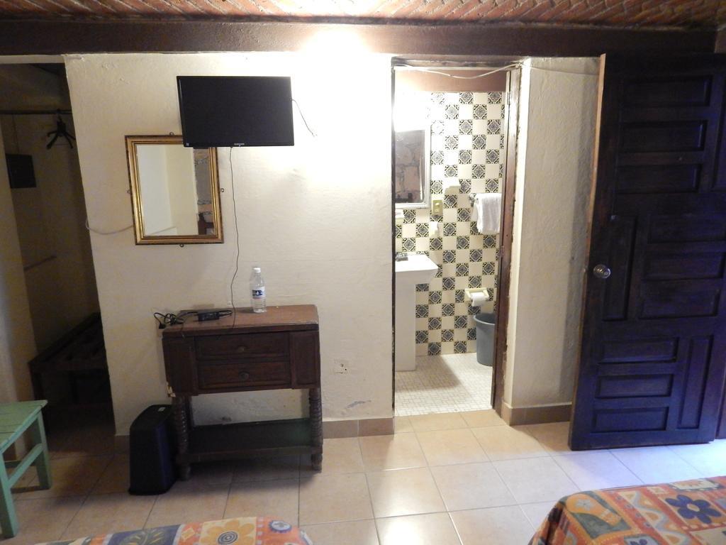Hotel Molino Del Rey Guanajuato Room photo